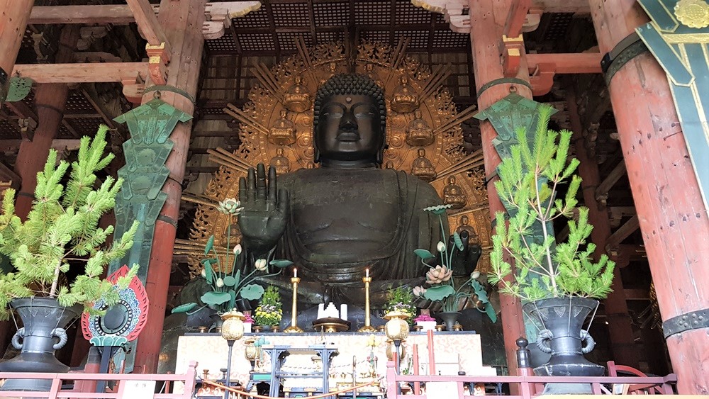 Statue en bronze de Bouddha assis