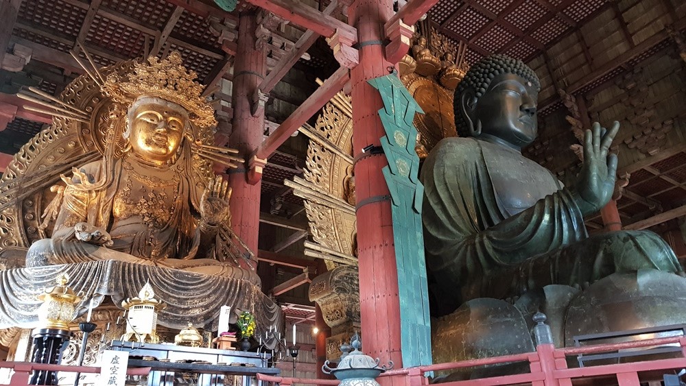Statue en bronze de Bouddha assis