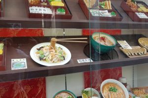 Réalisme des plats en vitrine